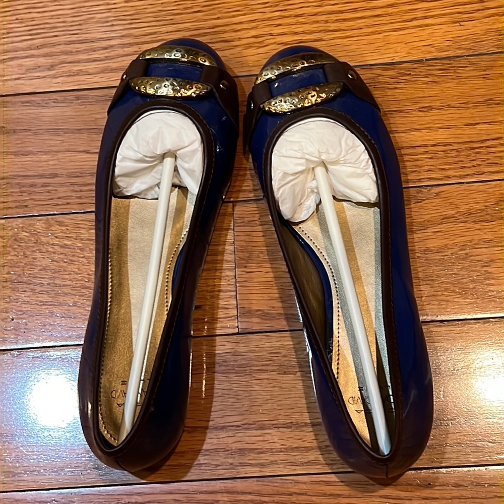 NWOT never wore Circa by Joan & David royal blue patent leather with brown trim